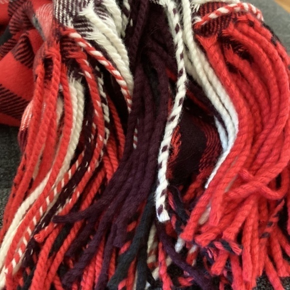 Indigo Love and Lore red  plaid blanket scarf pashmina NWOT no flaws - Picture 3 of 5